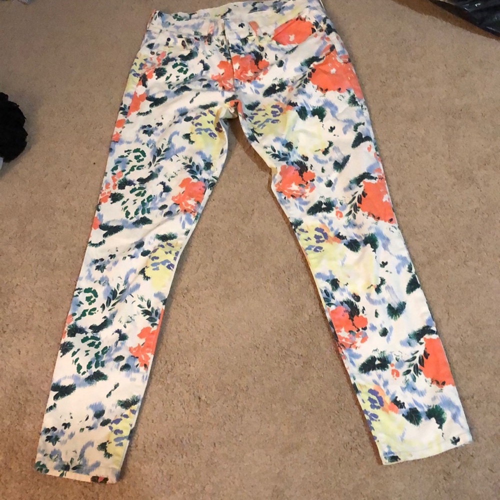 Floral jeans from Gap. Size 27. Never worn.